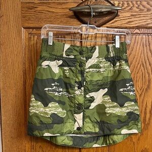 Stio Quilted Hi-Low Winter Green Camo Skirt with Side Snaps (great for cold run)